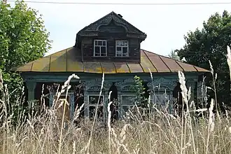 Four-pitched roof with mezzanine
