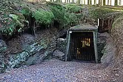 Gallery 780, at the outcrops.