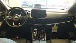 Interior (pre-facelift)