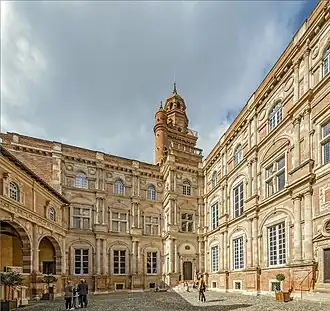 The courtyard and the staircase tower (1555-1557)