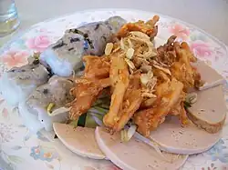 Bánh cuốn Tây Hồ with shrimp tempura and chả lụa