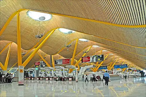 Interior of Terminal Four of Barajas Airport in Madrid, by Richard Rogers (2007)