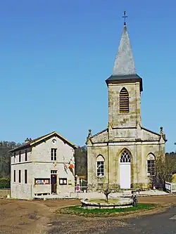 The church and town hall in Busseaut
