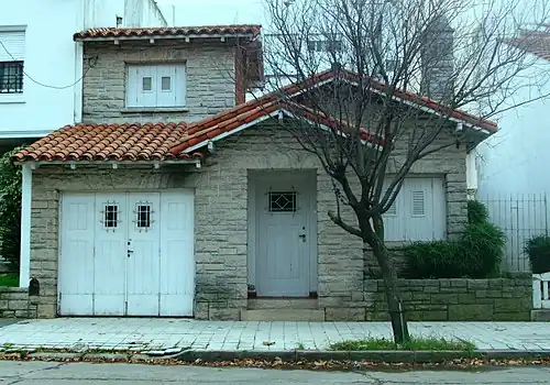 A very similar arrangement showing signs of what Lorena Marina Sánchez describes as ataque orgánico or deterioration by mold fungi[34]