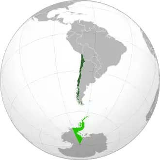Chilean territory in dark green; claimed but uncontrolled territory in light green