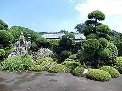 Ōkarikomi sculpted trees and bushes at Chiran Samurai Residence