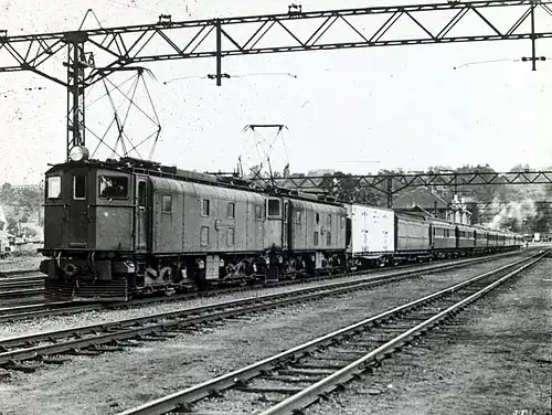 Class 1E double-heading a passenger train in Natal, c. 1930
