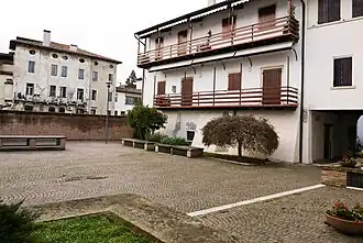 Detail of architecture in Corte dei Roda