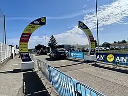 The departure of stage 1 in Loyettes