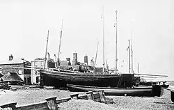 An 1866 photo of Deal luggers and, in the foreground, a four-oared galley, both types clinker-built