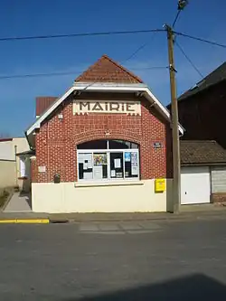 The town hall of Douchy-lès-Ayette