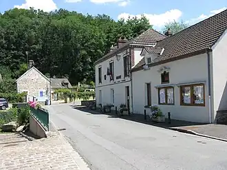 The town hall in Droue-sur-Drouette