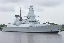 HMS Duncan with fully enclosed mainmast to reduce RCS (photographed in 2012)