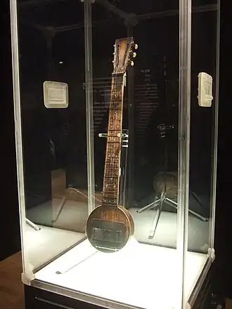 1931 prototype (one-piece maple, 25" scale, 25 fret)