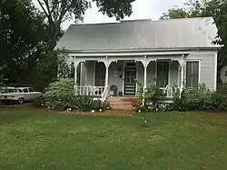 Early Folk Victorian home in Elgin, TX (Side Gable, Hall & Parlor design)