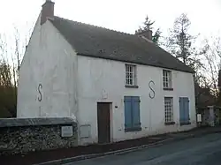 Exterior view of Maison-Atelier Foujita in Villiers-le-Bâcle