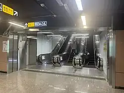 One-way transfer node from Line 6 to Line 11 platforms