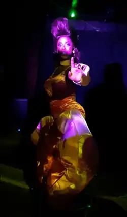 Honey Davenport lip-syncing