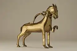 Aquamanile in the shape of a horse, brass, 15th century. The Hunt Museum (Limerick, Ireland)