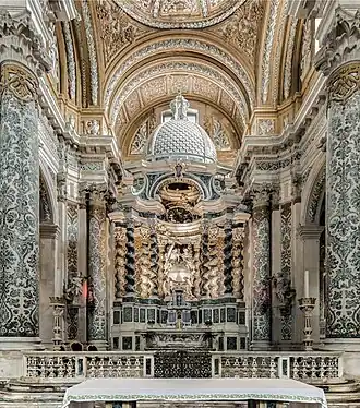 Baroque Solomonic Composite columns of the high altar of the Gesuiti, Venice, Italy, by Jacopo Antonio Pozzo, 1715-1728[10]