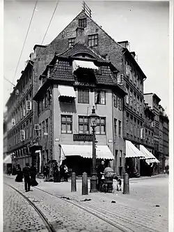 The building in 1903.