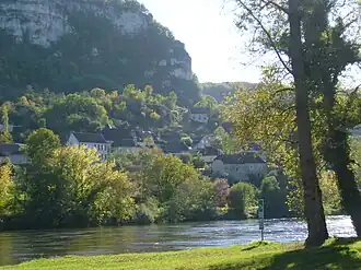 The Dordogne at Vayrac, with the hamlet of Mézels in the background