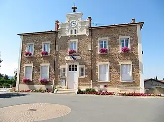 The town hall in Lachassagne