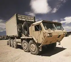 Oshkosh M1075A0 PLS with Oshkosh CHU