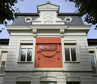 The town hall in Colombier-Saugnieu