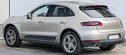 Rear view (Macan S)