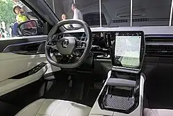 Interior (pre-facelift)