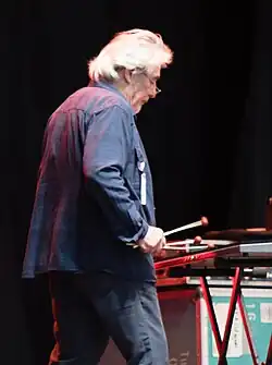 Palmer performing with Roger Chapman in 2018