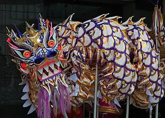 Dragon dance (舞龙)