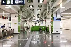 Line 14's south concourse