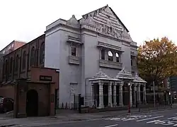 The Jain Centre, Leicester, England. A facade "clad with Māru-Gurjara ornamentation" on a former church.[37]
