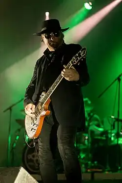 Hinkler with The Mission in 2017