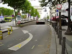 Entrance to the Tunnel de l'Étoile (380 m) in Paris in 2012, now used as a cycling tunnel