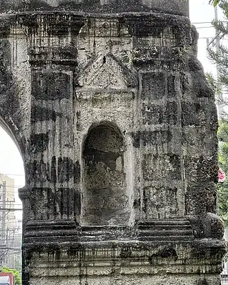 Columns on the north (back) side