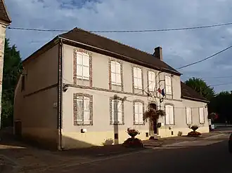 The town hall in Villecien