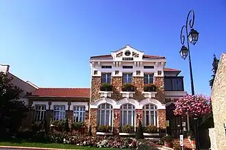 The town hall in Villejust