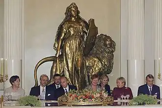 Leaders of the government assembled in the government hall of the Presidential Palace in 2001. In the background is the sculpture Lex by Runeberg.