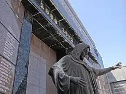 War memorial and the Tomb of the Unknown Soldier