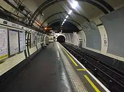 Northern line northbound platform looking north, July 2008