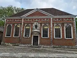 School in Wren style, 1683–1687