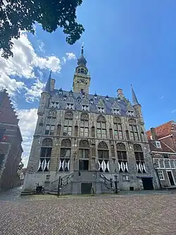Ayuntamiento de Veere (1474, con el beffroi añadido en 1595), obra de Kelderman el Viejo