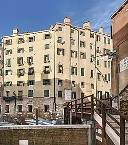 Inmueble en la entrada del Ghetto Novo.