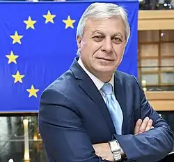 Lefteris Christoforou, exdiputado de DISY (1996-2014) y eurodiputado (2014-2022), miembro del Tribunal de Cuentas Europeo (2022-presente).