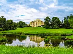 Fachada occidental del palacio