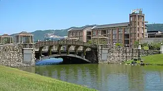 Puente del Lago Dong