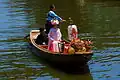 Un matrimonio en bote en el Festival del Iris.
